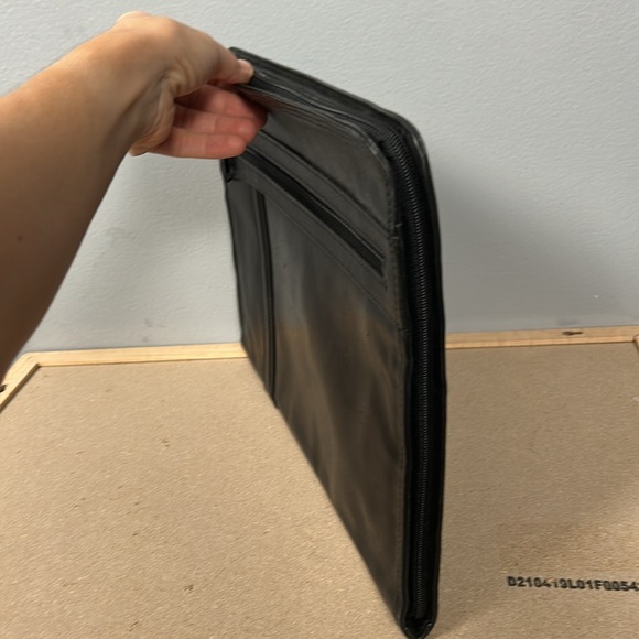 Scully Leather Black Briefcase vintage gently used condition - Picture 4 of 15